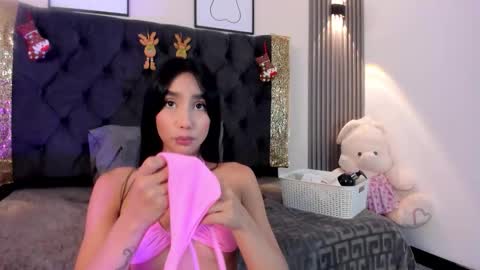 Snapshot of dulce_may chatting on 28, 11, 2025 Dluce May online show from 28, 11, 2025