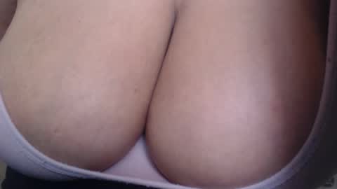 Snapshot of dulcetiffanii chatting on 3, 5, 2026 Sofia online show from 3, 5, 2026