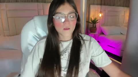 Snapshot of dulcevela chatting on 15, 9, 2025 dulcevela online show from 15, 9, 2025