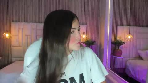 Snapshot of dulcevela chatting on 2, 10, 2025 dulcevela online show from 2, 10, 2025