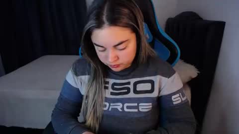 Snapshot of dumont_model chatting on 8, 12, 2024 Nicole   online show from 8, 12, 2024