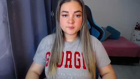 Snapshot of dumont_model chatting on 14, 12, 2024 Nicole   online show from 14, 12, 2024