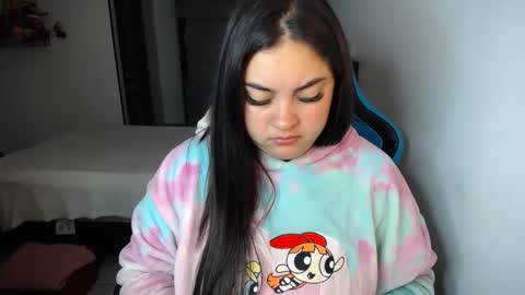 Snapshot of dumont_model chatting on 5, 10, 2025 Nicole   online show from 5, 10, 2025