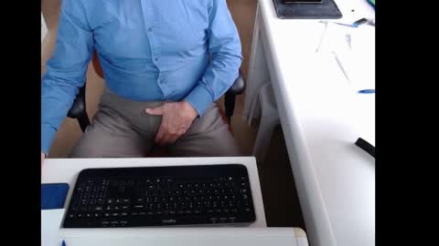 dutchpornking2 online show from 4, 12, 2025