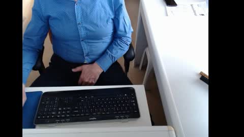 Snapshot of dutchpornking2 chatting on 15, 4, 2026 dutchpornking2 online show from 15, 4, 2026