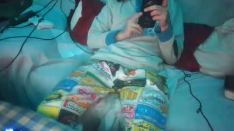 Snapshot of dv3nd3 chatting on 4, 11, 2025 dv3nd3 online show from 4, 11, 2025