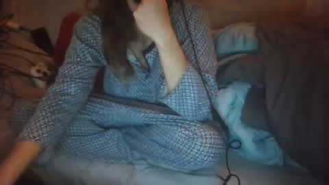 Snapshot of dv3nd3 chatting on 1, 12, 2025 dv3nd3 online show from 1, 12, 2025