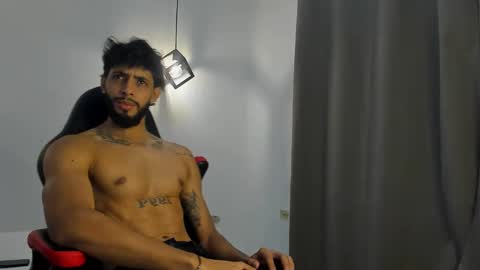 DWAYNIE online show from 2, 3, 2025