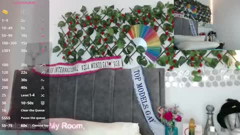 dylan276800 online show from 5, 11, 2025