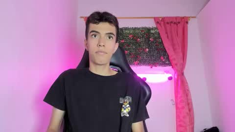 Snapshot of dylan_2005 chatting on 22, 9, 2025 Dylan online show from 22, 9, 2025