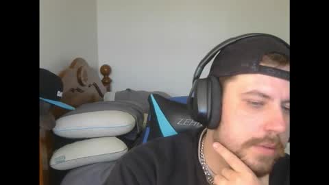 Snapshot of dylboi47 chatting on 18, 10, 2025 dylboi47 online show from 18, 10, 2025