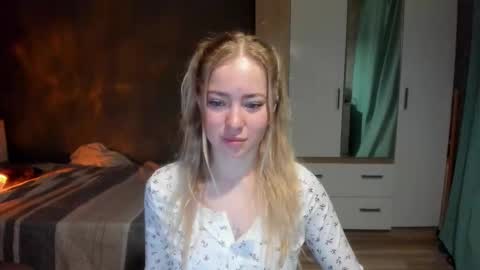 Snapshot of e___lisa chatting on 18, 1, 2026 fansly - yourbestbaby online show from 18, 1, 2026