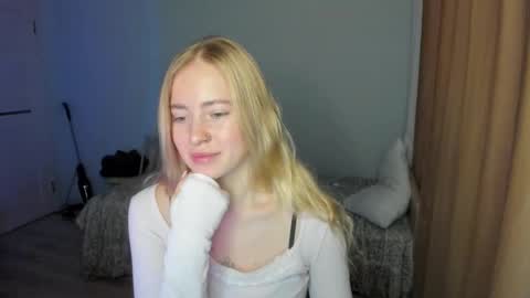 Snapshot of e___lisa chatting on 3, 2, 2026 fansly - yourbestbaby online show from 3, 2, 2026