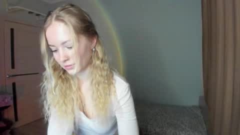 Snapshot of e___lisa chatting on 5, 3, 2026 fansly - yourbestbaby online show from 5, 3, 2026