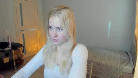 Snapshot of e___lisa chatting on 4, 6, 2026 fansly - yourbestbaby online show from 4, 6, 2026
