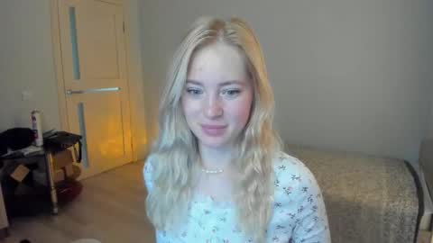 Snapshot of e___lisa chatting on 5, 6, 2026 fansly - yourbestbaby online show from 5, 6, 2026