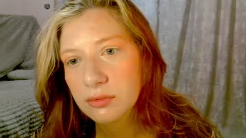 Snapshot of earn_my_lily chatting on 8, 7, 2026 Lily online show from 8, 7, 2026