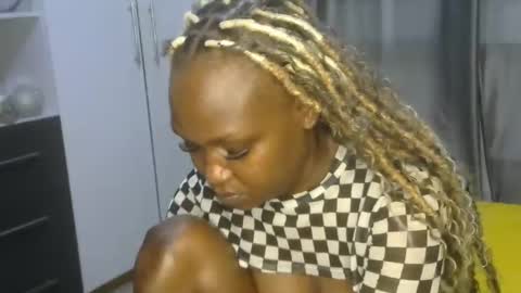 east_queen online show from 18, 1, 2025