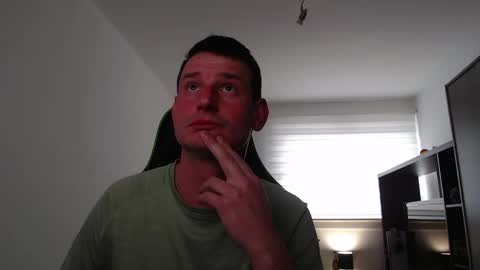 Snapshot of easypeasyglasgow chatting on 4, 4, 2026 easypeasyglasgow online show from 4, 4, 2026