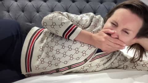 Nadia Ferreira  online show from 19, 10, 2025