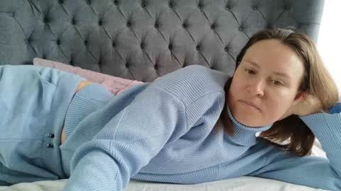 Nadia Ferreira  online show from 1, 4, 2026