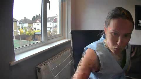 Nadia Ferreira  online show from 4, 4, 2026