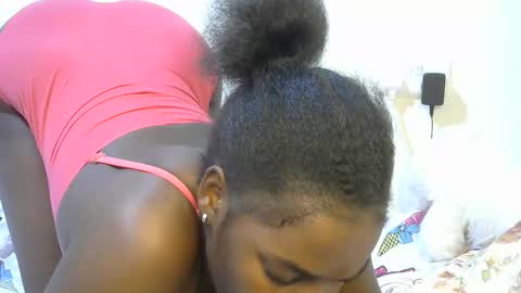 Snapshot of ebbonydream chatting on 25, 5, 2026 ebbonydream online show from 25, 5, 2026