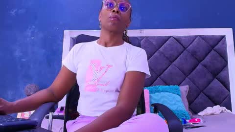Snapshot of ebony__jheim chatting on 24, 2, 2026 jheim online show from 24, 2, 2026