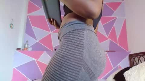 Snapshot of ebony_alika chatting on 1, 2, 2025 Alika Ashanti online show from 1, 2, 2025