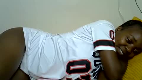 Snapshot of ebony_j chatting on 27, 5, 2026 ebony_j online show from 27, 5, 2026