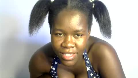 Snapshot of ebony_lynne chatting on 27, 4, 2026 ebony_lynne online show from 27, 4, 2026