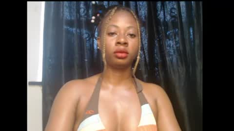 Snapshot of ebony_queenx chatting on 16, 6, 2026 Queen online show from 16, 6, 2026