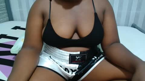 Snapshot of ebony_sabrina chatting on 8, 4, 2026 Sabrina online show from 8, 4, 2026