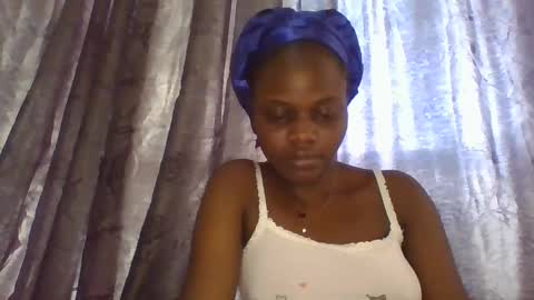 Snapshot of ebony_tasha chatting on 19, 12, 2025 tasha online show from 19, 12, 2025