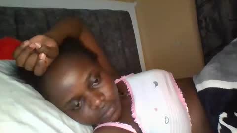 Snapshot of ebony_tasha chatting on 22, 12, 2025 tasha online show from 22, 12, 2025