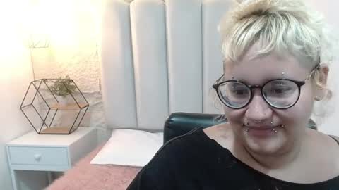 Snapshot of echypyon_tk chatting on 10, 6, 2026 Echypyon tk online show from 10, 6, 2026