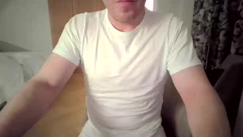 Snapshot of edginghandjober chatting on 8, 1, 2025 Edginghandjober online show from 8, 1, 2025