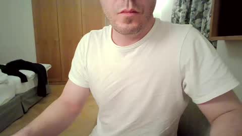 Snapshot of edginghandjober chatting on 10, 1, 2025 Edginghandjober online show from 10, 1, 2025