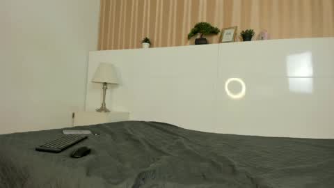 edrien_ray online show from 10, 4, 2026