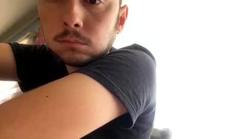 eduardolaro1994 online show from 25, 2, 2026