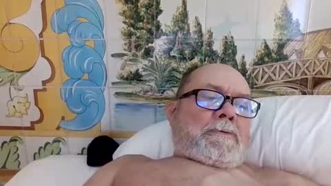 Snapshot of edwalters chatting on 10, 5, 2026 Eddie online show from 10, 5, 2026