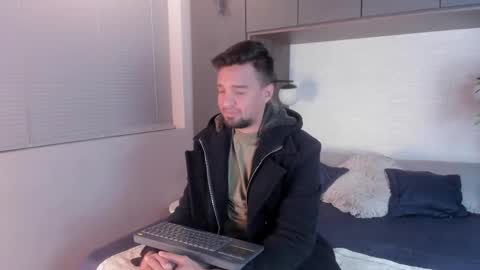 Eduardo online show from 7, 3, 2025