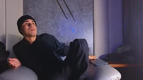 Snapshot of edwardd_7 chatting on 28, 5, 2026 edwardd online show from 28, 5, 2026