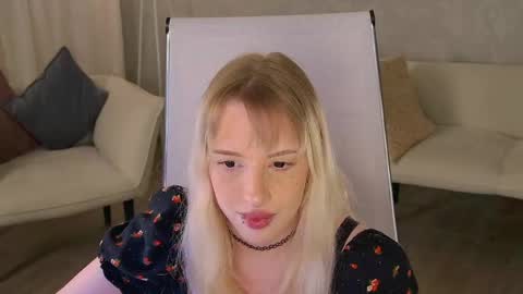 Snapshot of eevamarie chatting on 20, 5, 2026 EVA NON NUDE online show from 20, 5, 2026