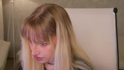 Snapshot of eevamarie chatting on 27, 5, 2026 EVA NON NUDE online show from 27, 5, 2026