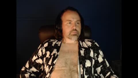 Snapshot of ehmac84 chatting on 21, 10, 2025 Eh Mac online show from 21, 10, 2025