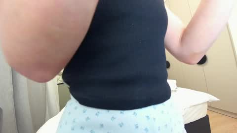 Snapshot of ehotlovea chatting on 26, 2, 2025 Erik and Alice online show from 26, 2, 2025