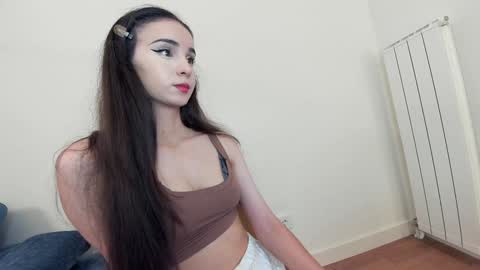 Snapshot of ehotlovea chatting on 26, 9, 2025 Erik and Alice online show from 26, 9, 2025