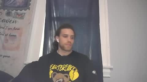Snapshot of ehusband chatting on 15, 5, 2026 Ace Wit Da Face online show from 15, 5, 2026