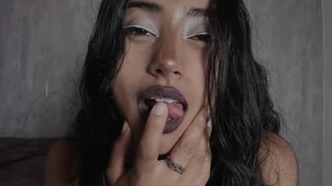 Eilyn online show from 5, 3, 2025